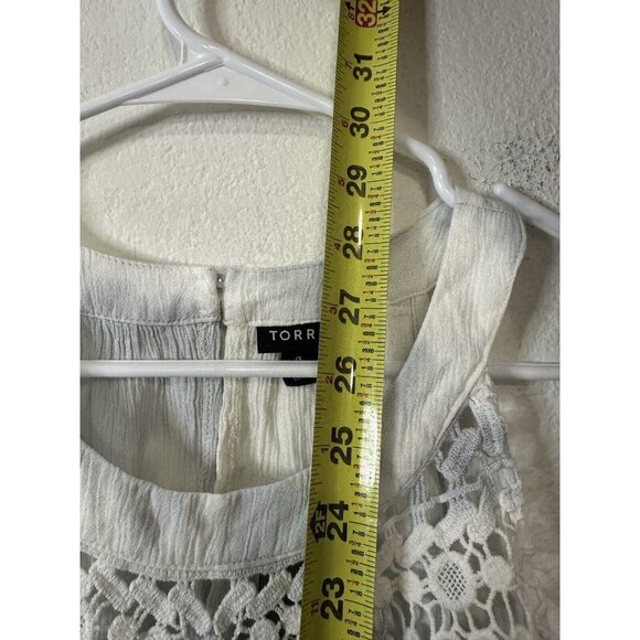 Torrid Cloud Wash Crinkle Gauze Crochet Neck Tank Blouse Shirt Size Large (0) - Picture 8 of 9